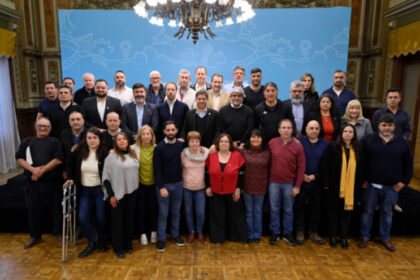 axel salon dorado trabajo