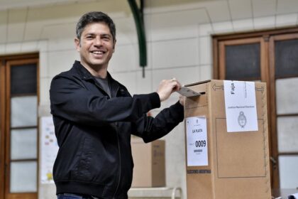 u3-axel-votando