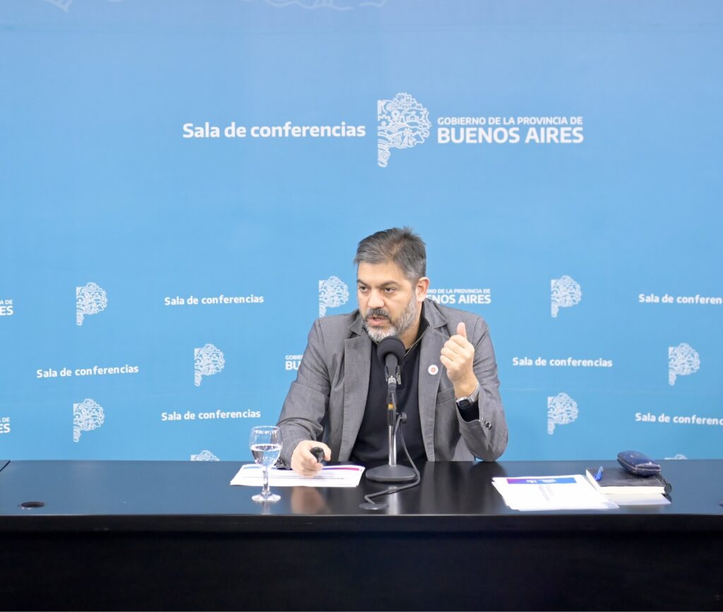 carlos-bianco-conferencia-de-prensa-1024x866-1